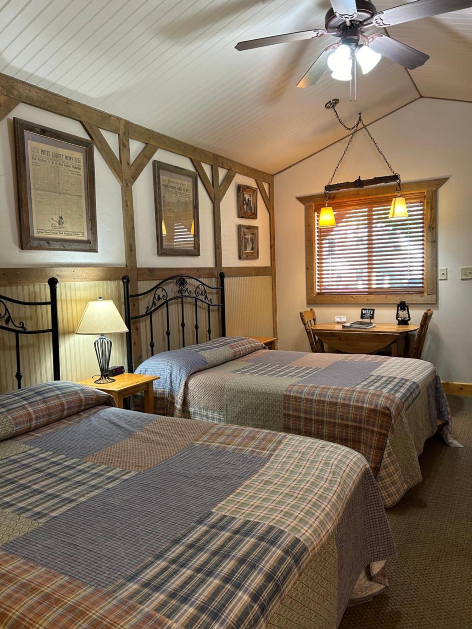 Moore'S Old Pine Inn Marysvale المظهر الخارجي الصورة